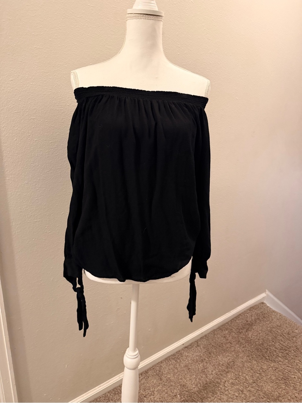 Women's Off-Shoulder Long Sleeve Blouse in Black